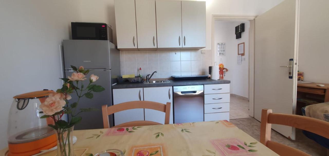 Apartmani Sonia ニヴィーチェ エクステリア 写真