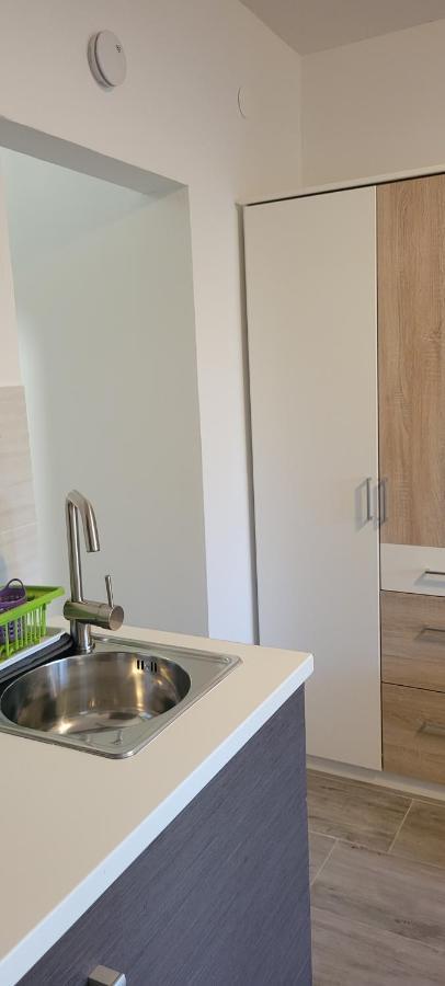 Apartmani Sonia ニヴィーチェ エクステリア 写真