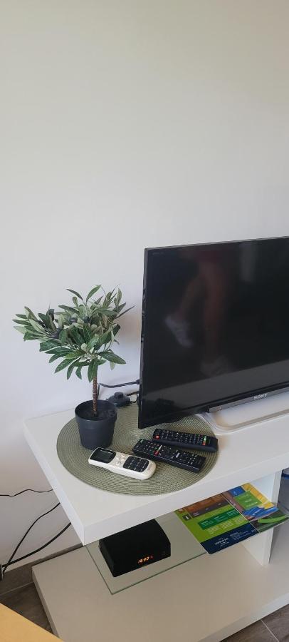 Apartmani Sonia ニヴィーチェ エクステリア 写真