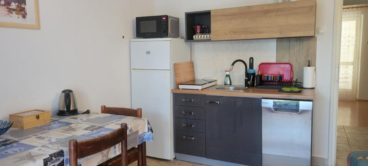 Apartmani Sonia ニヴィーチェ エクステリア 写真